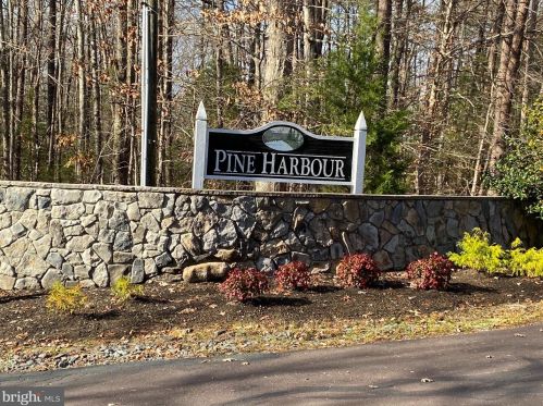 164 Hemlock Ln, Mineral, VA 23117-4680