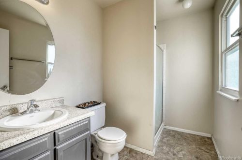 1060 Naples Way, Aurora CO 80017-3170 exterior