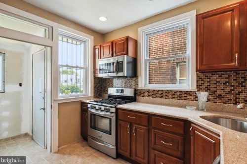 5533 4th St, Philadelphia, PA 19120-2824