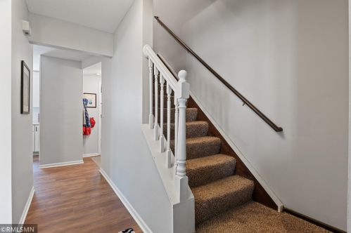 1139 Hunters Ct, Saint Paul, MN 55112-3710