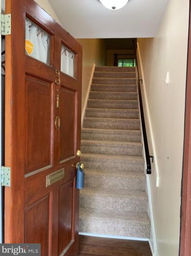 310 Garnet Dr, Burlington NJ  08016-4710 exterior