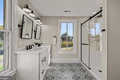 115 Washington Ave, Tavistock NJ  08033-3320 exterior