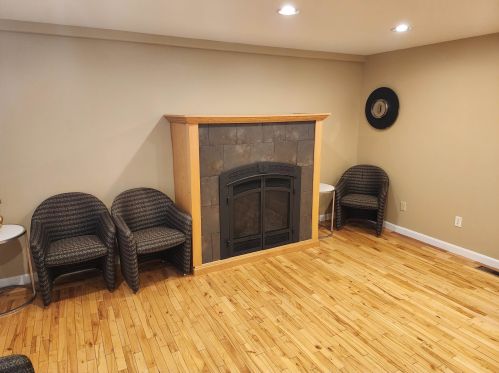 201 King St, Concord, NH 03303-2109