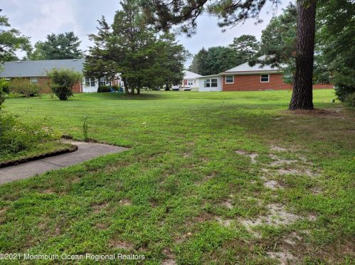 6 Snowberry Ln, Lakehurst, NJ 08759-3086