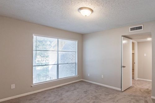 2992 Buttonwood Dr, Carrollton TX exterior