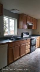 2285 F St, Springfield OR  97477-4441 exterior