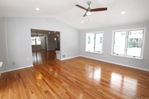 41 Mcgrath Rd, Wapping CT  06074-1116 exterior