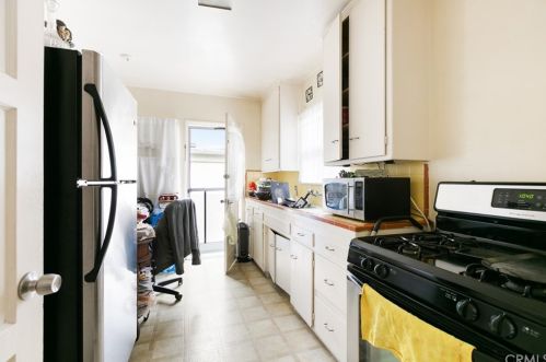 438 Ivy St, Glendale CA  91204-1272 exterior