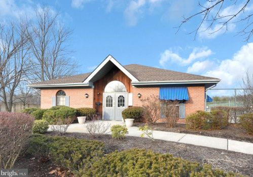 6 Voscek Ct, Trenton NJ 08648-2648 exterior