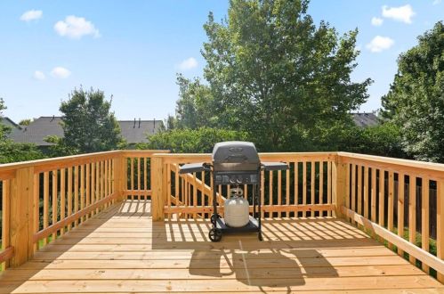 3845 Lake Sanctuary Way, Atlanta GA  30349-1898 exterior