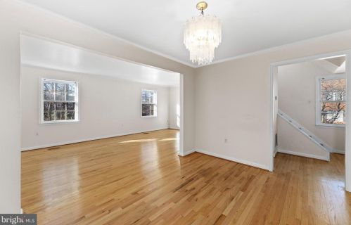 5250 Bradgen Ct, Springfield VA  22151-3505 exterior