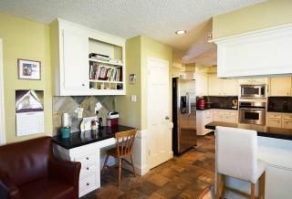 1719 Warwickshire Dr, Houston TX  77077-4124 exterior