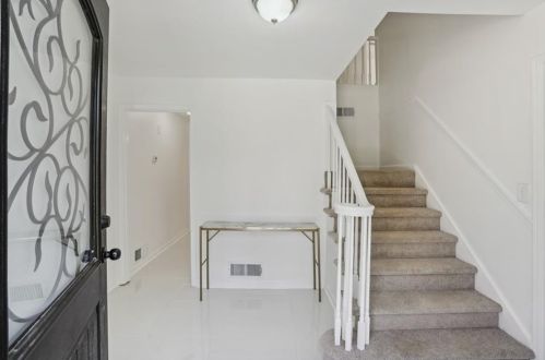 531 Rockborough Dr, Stone Mountain, GA 30083-3809