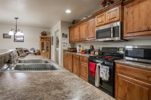 272 Main St, Kayenta UT 84738-6240 exterior