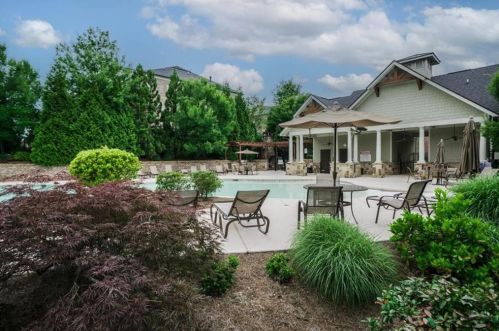 3635 Brookleigh Ln, Atlanta GA  30319-2206 exterior