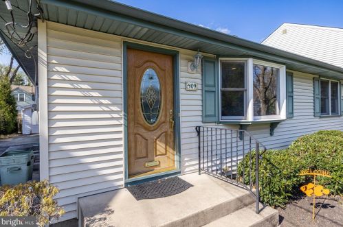 409 Cottage Ave, Tavistock NJ  08033-1605 exterior