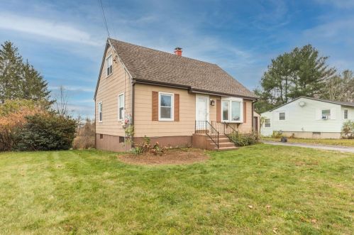 27 Applevale Dr, Dover, NH 03820-4233