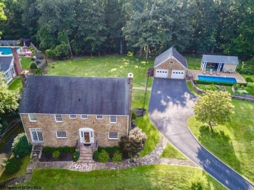 911 Shelby Ave, White Hall WV  26554-3548 exterior