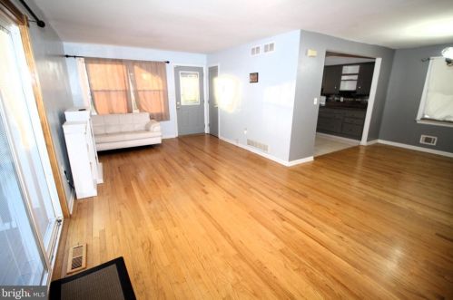 42 Montana Ave, Trenton NJ  08619-2838 exterior