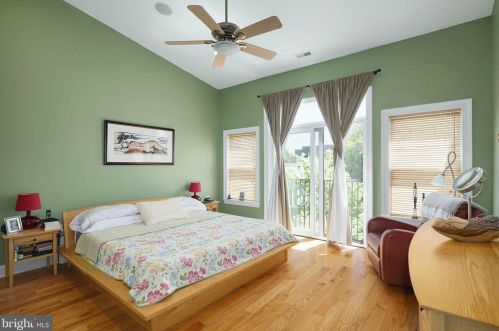 809 20 St, Philadelphia PA 19130-2025 exterior