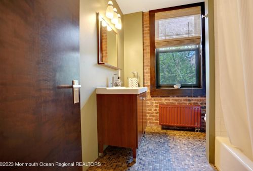 1034 2nd Ave, Tinton Falls NJ  07712-5834 exterior