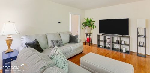 6896 Lockridge Dr, Atlanta GA  30360-1515 exterior