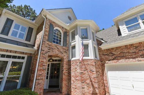 690 Highland Oaks Ln, Mableton, GA 30126-5924