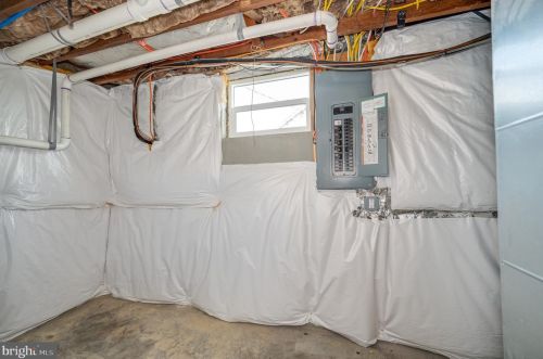 201 Pointfield Dr, Harpers Ferry WV 25425-5173 exterior