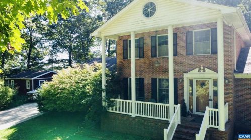 1087 Stuarts Draft Hwy, Staunton, VA 24401-6924