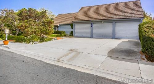 7204 Manzanita St, Carlsbad, CA 92011-5127