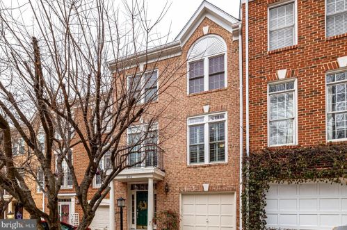 11416 Summer House Ct, Herndon, VA 20194-2007
