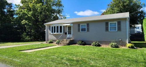 38 Pearl Ave, Providence, RI 02905-2640