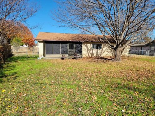 904 Kerry St, Fort Worth TX  76126-2619 exterior