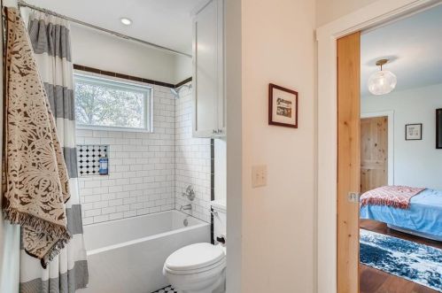 2009 2nd St, Austin TX  78702-4515 exterior