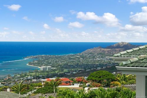 825 Puuikena Dr, Honolulu HI  96821-2564 exterior