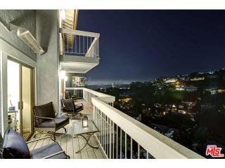 8730 Hollywood Blvd, Los Angeles CA  90069-1418 exterior