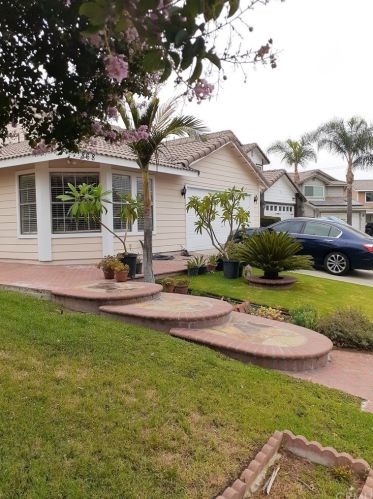 868 Mesa Dr, Rialto, CA 92376-4588