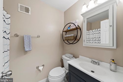 6 Oleander Dr, Mount Laurel NJ  08054-3601 exterior
