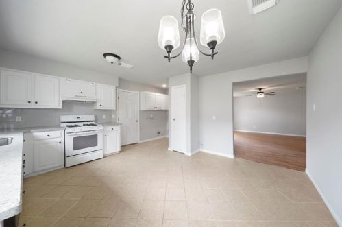 205 Bert St, Angleton TX 77515-5274 exterior