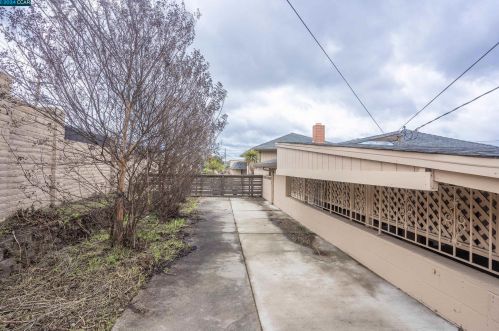 2805 Grant St, Concord CA  94520-4653 exterior