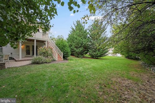 15 Leeds Ct, Lancaster PA  17602-4676 exterior