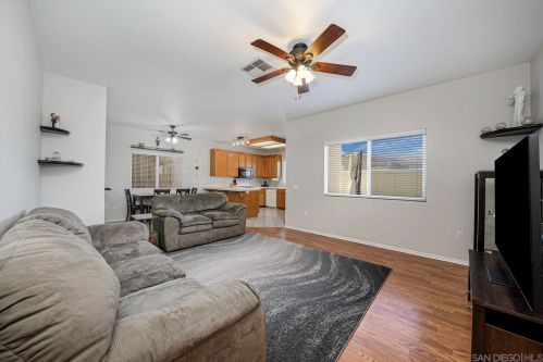1807 Mcdougal Ter, El Cajon, CA 92021-3681