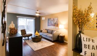 10028 Royal Ln, Dallas TX  87230-1204 exterior