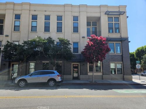 190 3rd St, Santa Ana, CA 92701-4818