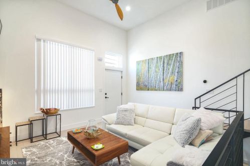 2321 Gaul St, Philadelphia, PA 19125-2927