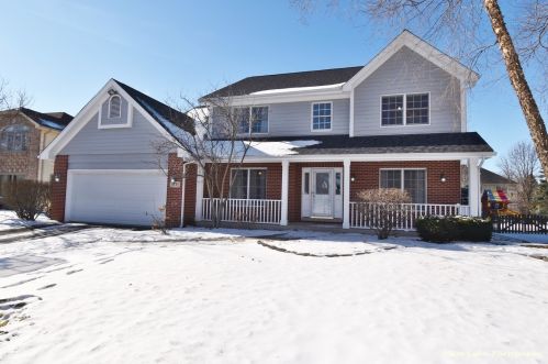 3535 Othello Dr, Naperville, IL 60564-4133