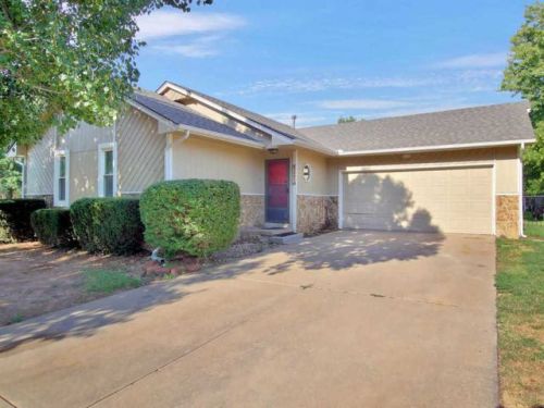 2201 Ironwood Ct, Derby, KS 67037-3150