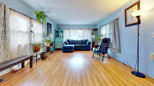 32 Red Oak Dr, Southington, CT 06489-1128
