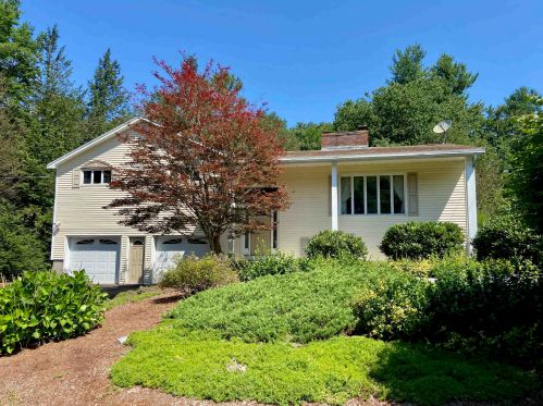 6 Apollo Rd, Londonderry, NH 03053-3238