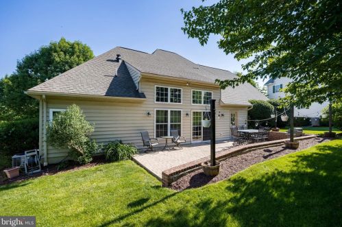 544 Bald Eagle Ct, Lancaster PA  17601-1180 exterior